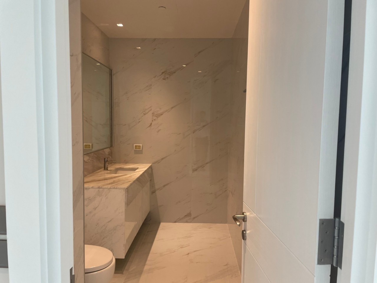 4 Bedroom Condo For Sale in Bang Khlo, Bang Kho Laem, Bangkok - Image 7