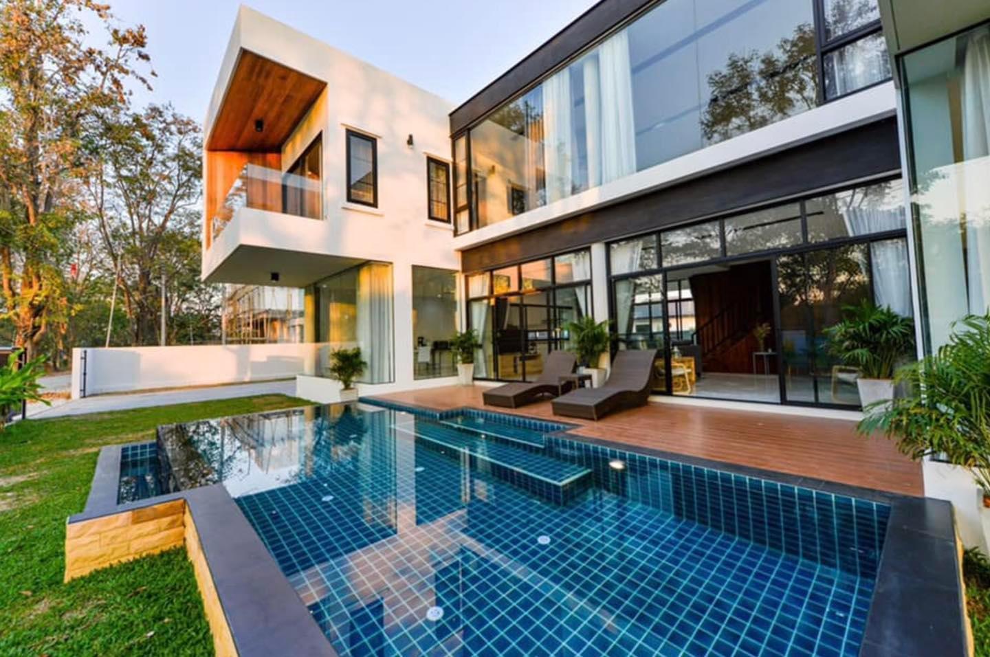 6 Bedroom House For Sale in San Phak Wan, Hang Dong, Chiang Mai - Image 1