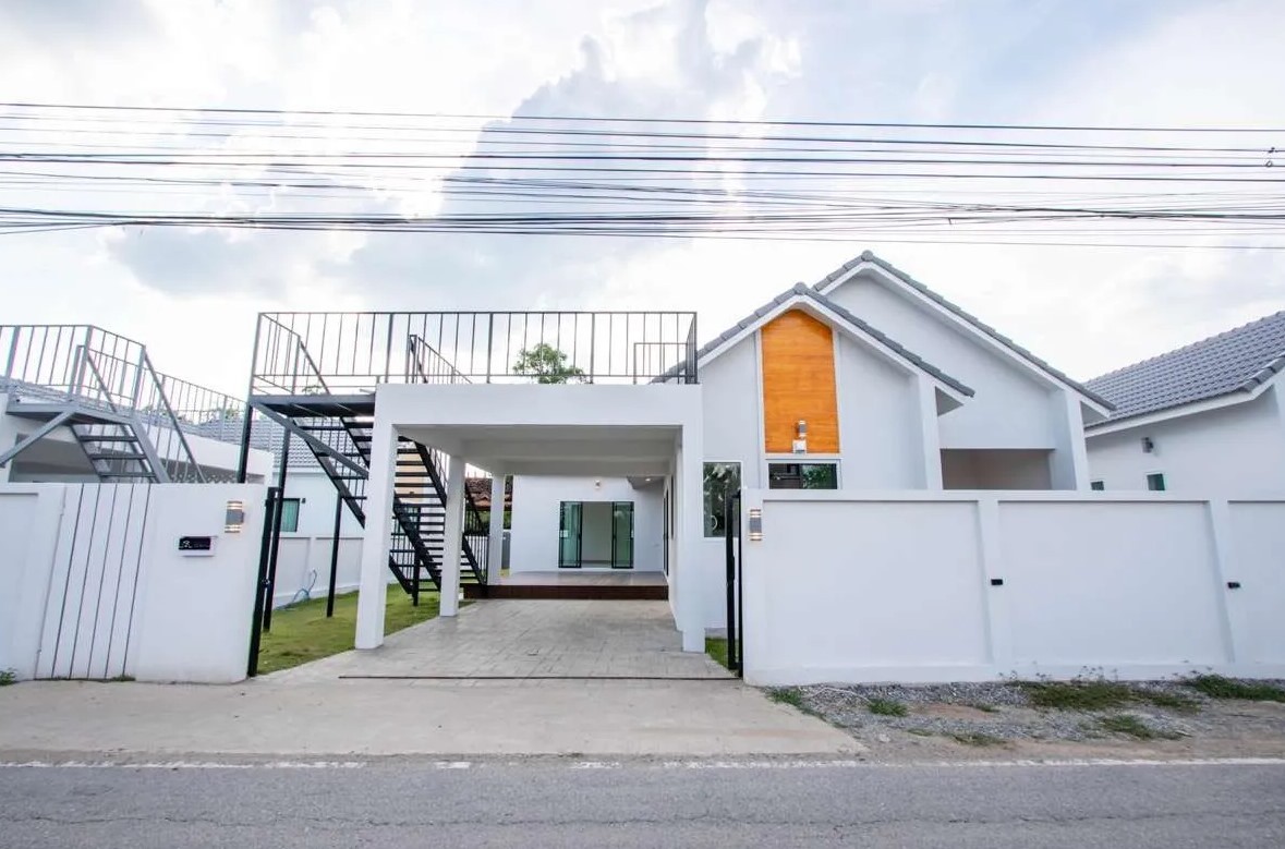 3 Bedroom House For Sale in Nong Kaeo, Hang Dong, Chiang Mai - Image 1
