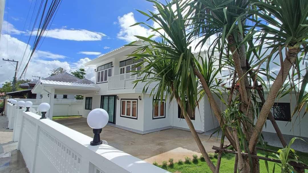 4 Bedroom House For Sale in Makhun Wan, San Pa Tong, Chiang Mai - Image 1