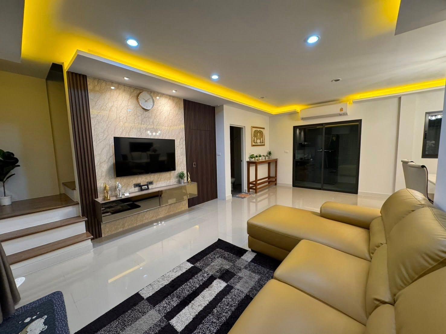 Pleno Sukhumvit-Bangna 2 - Image 1