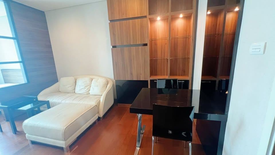 Ivy Thonglor 23 - Image 11