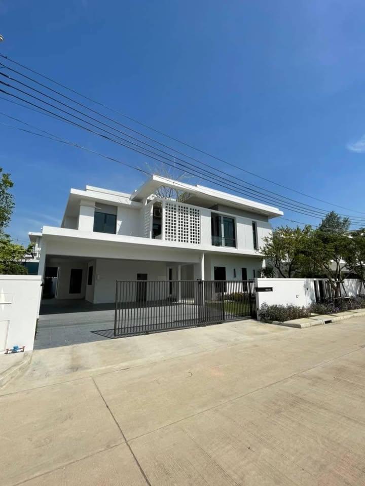 4 Bedroom House For Rent in Bang Chalong, Bang Phli, Samut Prakan - Image 1