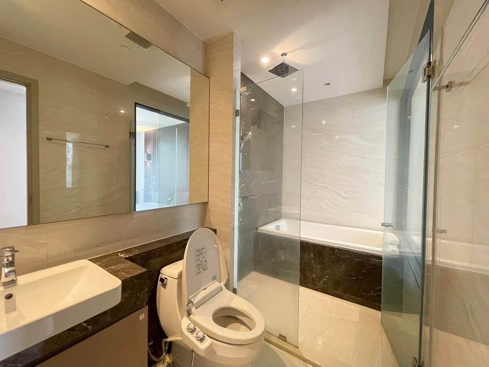 Ashton Silom - Image 20