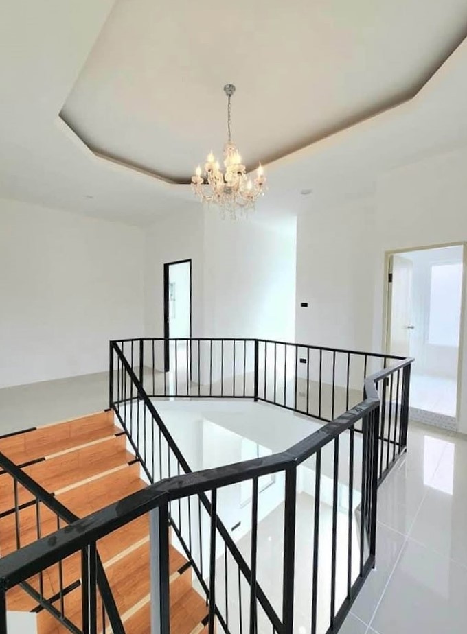 4 Bedroom House For Sale in San Phisuea, Mueang Chiang Mai, Chiang Mai - Image 5