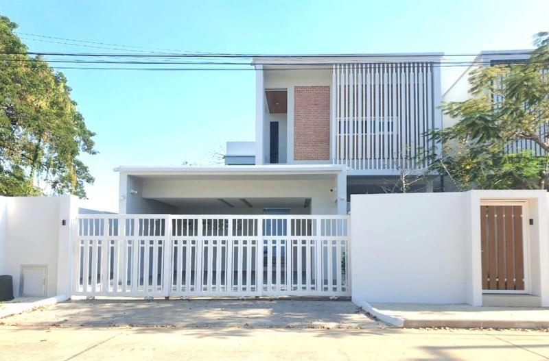 4 Bedroom House For Sale in Hang Dong, Hang Dong, Chiang Mai - Image 1