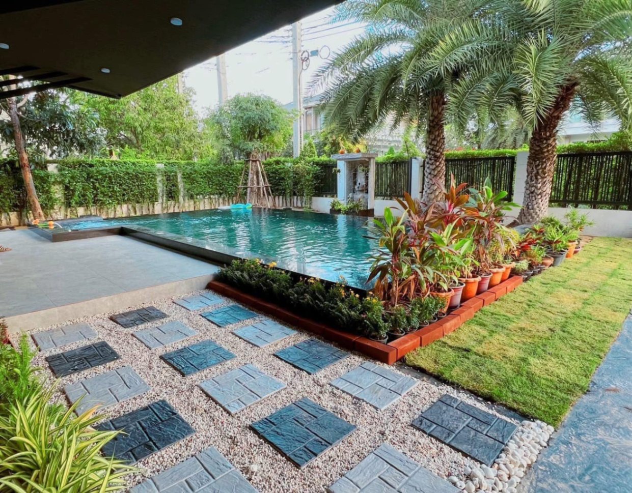 5 Bedroom House For Sale in Racha Thewa, Bang Phli, Samut Prakan - Image 2