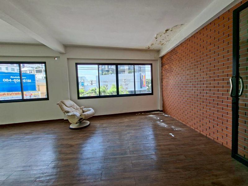  Retail Space For Sale in Khlong Tan, Khlong Toei, Bangkok - Image 12