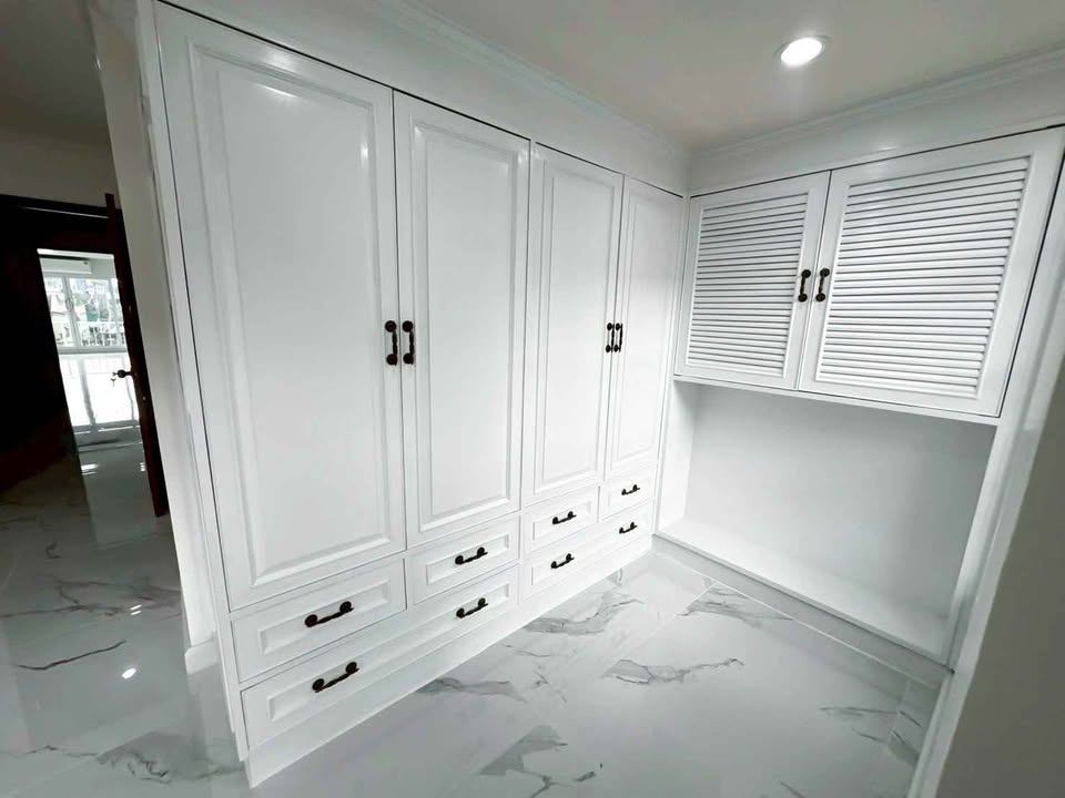 4 Bedroom Townhouse For Sale in Chong Nonsi, Yan Nawa, Bangkok - Image 15