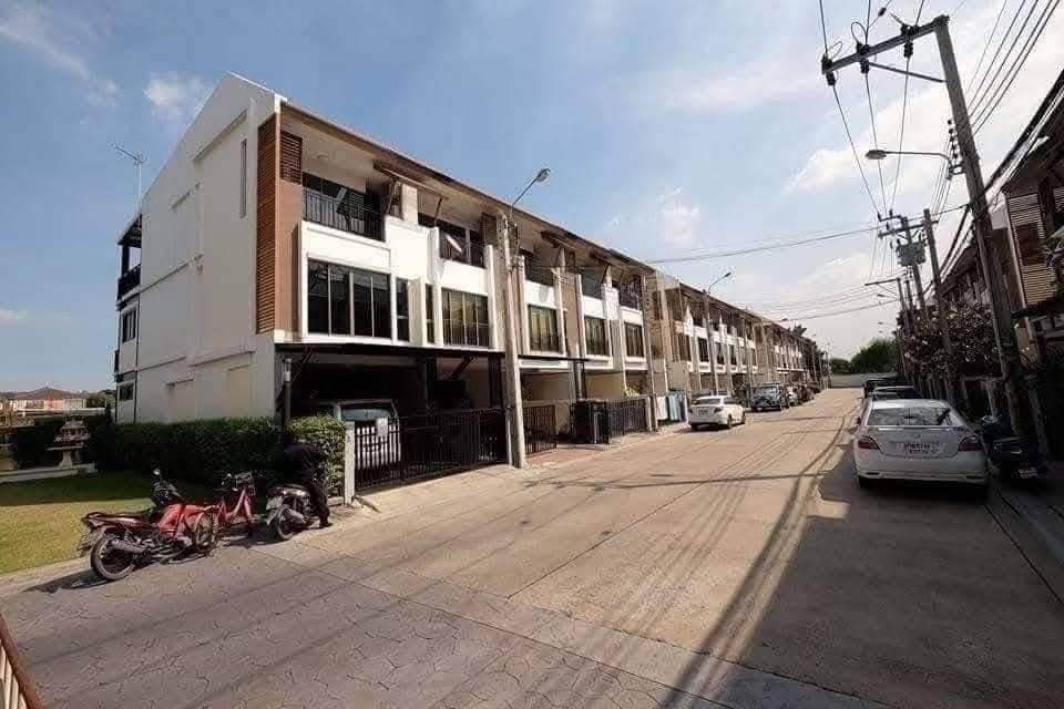 The Private Sukhumvit-Bangchak - Image 1