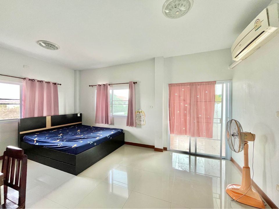 4 卧室 独立房屋  在  - Image 5