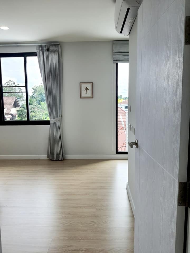 3 Bedroom Townhouse For Rent in Mae Hia, Mueang Chiang Mai, Chiang Mai - Image 12