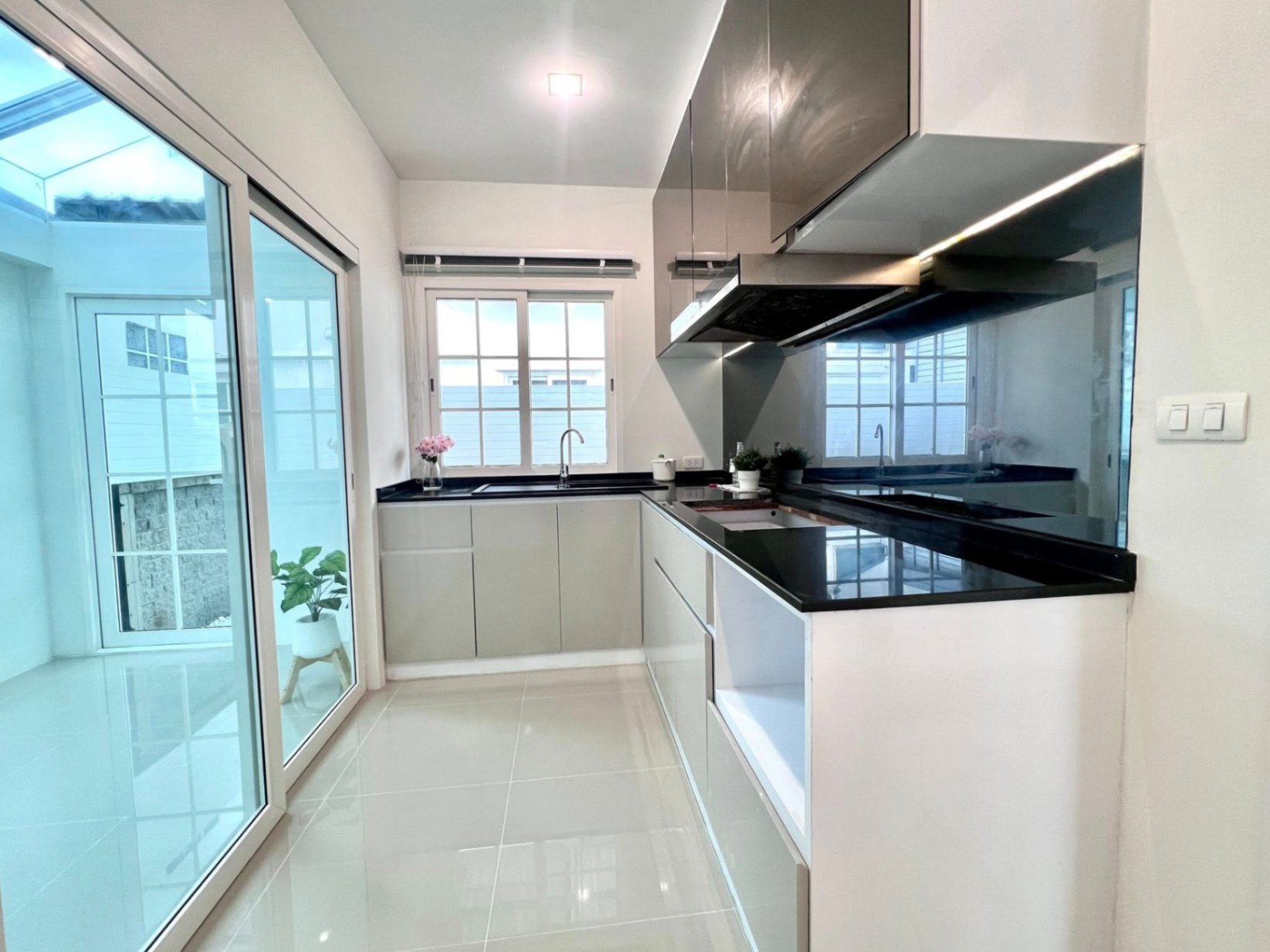 4 Bedroom House For Sale in Bang Khun Thian, Chom Thong, Bangkok - Image 13