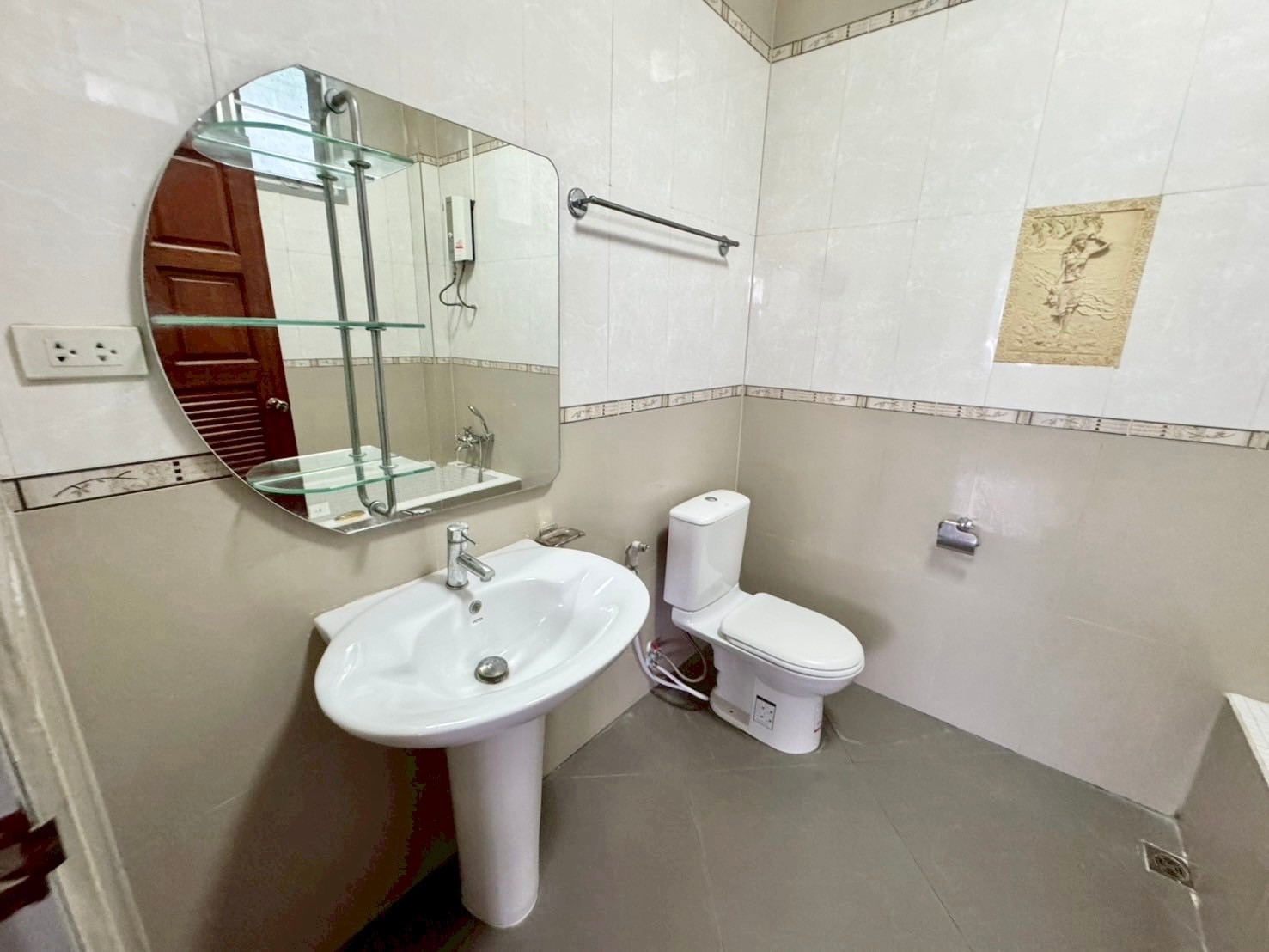 5 Bedroom House For Sale in Chang Phueak, Mueang Chiang Mai, Chiang Mai - Image 6