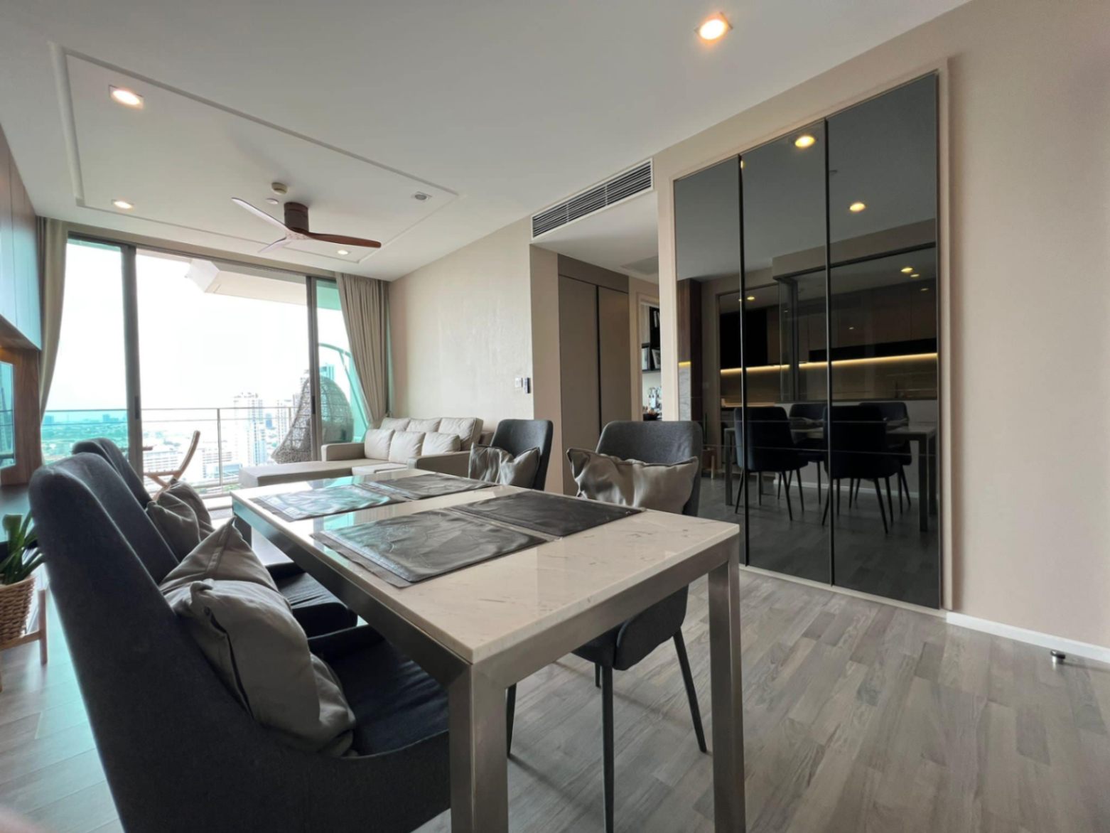 333 Riverside - Image 4