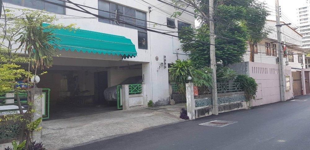  Retail Space For Sale in Phra Khanong Nuea, Vadhana, Bangkok - Image 9