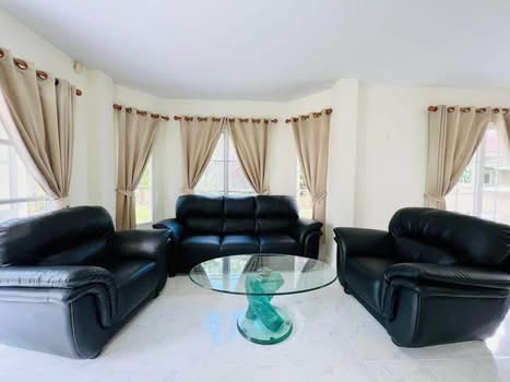 Home in Park - Image 6