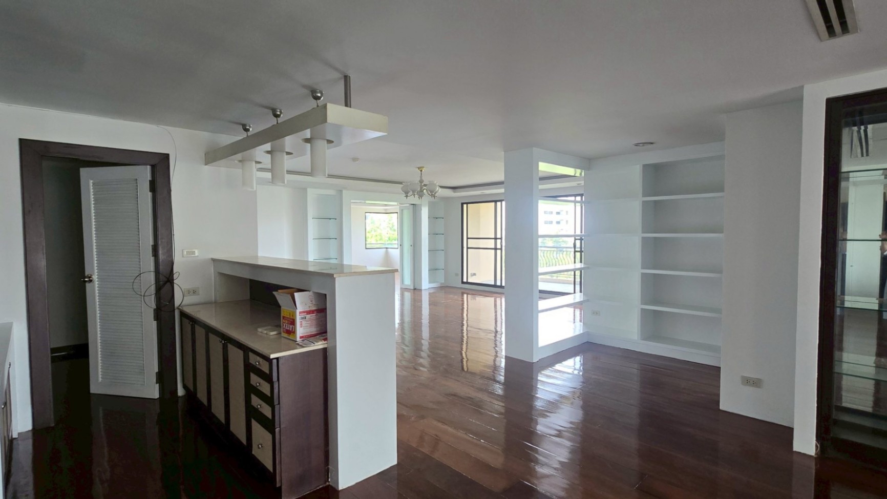3 Bedroom Condo For Sale in Khlong Tan Nuea, Vadhana, Bangkok - Image 2