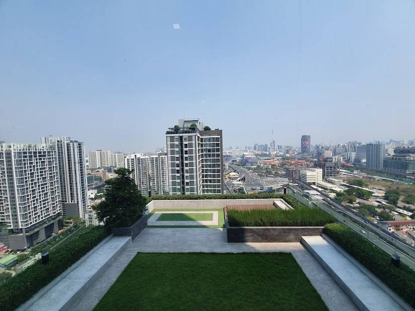 Chewathai Residence Asoke - Image 11