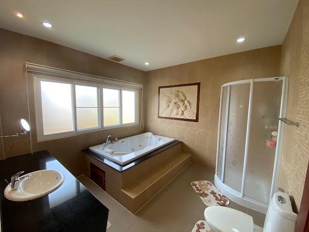 5 Bedroom House For Sale in San Phisuea, Mueang Chiang Mai, Chiang Mai - Image 21