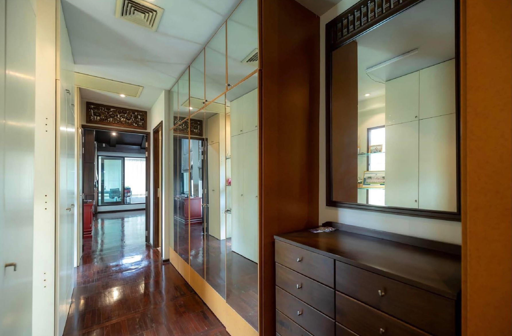 6 Bedroom House For Sale in Pa Daet, Mueang Chiang Mai, Chiang Mai - Image 16