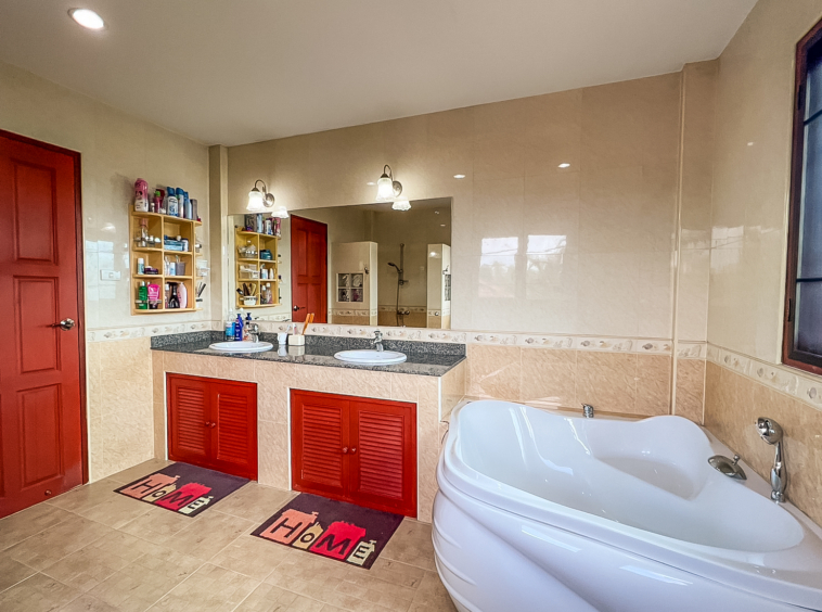 4 Bedroom House For Sale in Suthep, Mueang Chiang Mai, Chiang Mai - Image 26