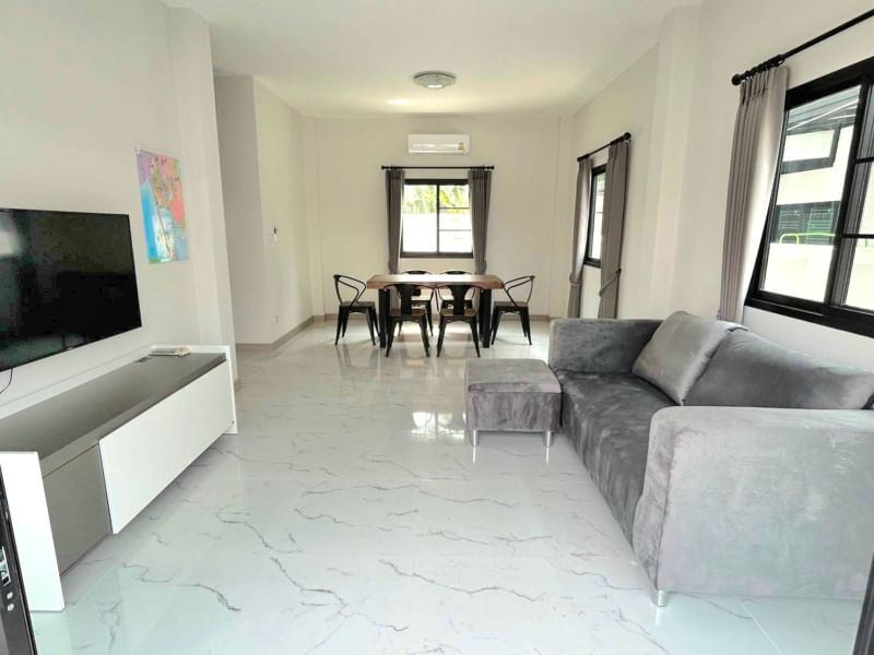 3 卧室 独立房屋  在  - Image 2