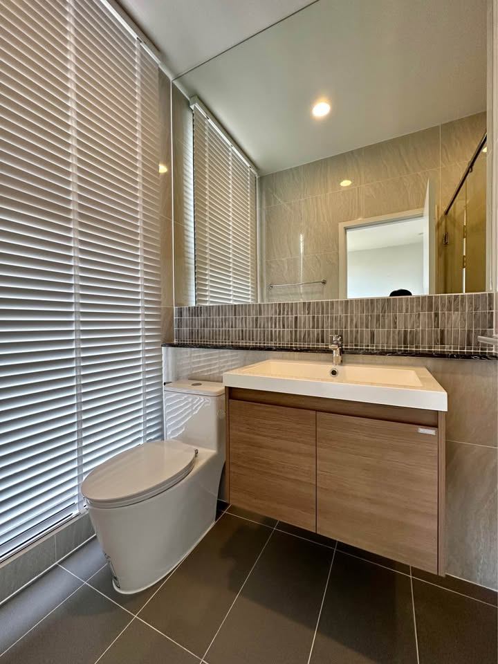 3 Bedroom Townhouse For Sale in Bang Phongphang, Yan Nawa, Bangkok - Image 5