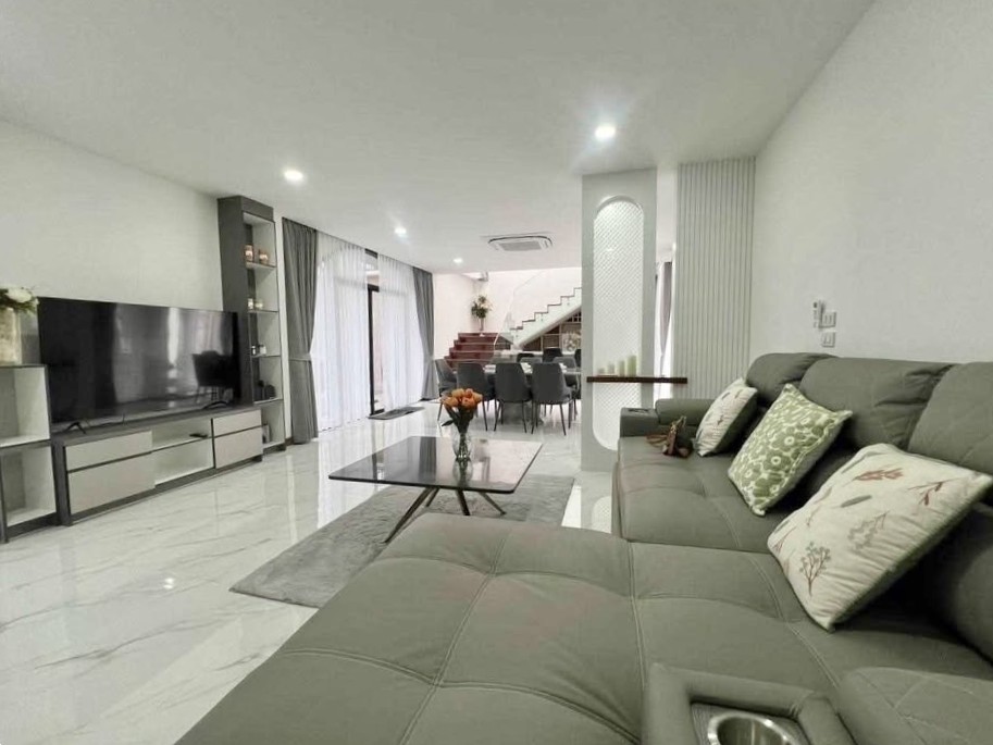 4 Bedroom House For Sale in Hang Dong, Hang Dong, Chiang Mai - Image 7
