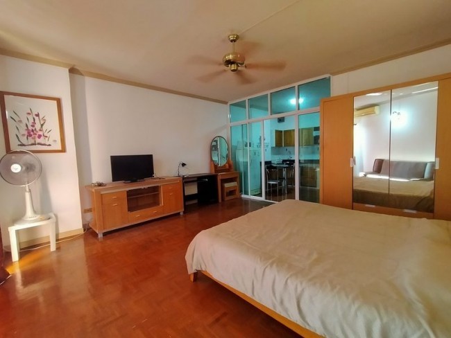 Riverside Condo - Image 2