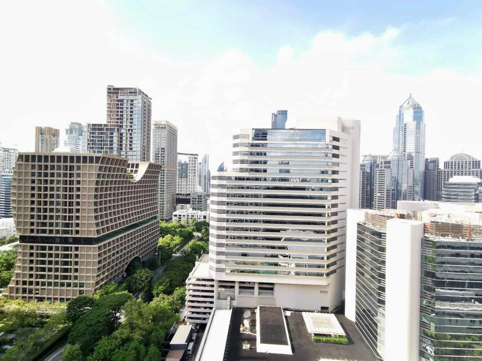 MUNIQ Langsuan - Image 9