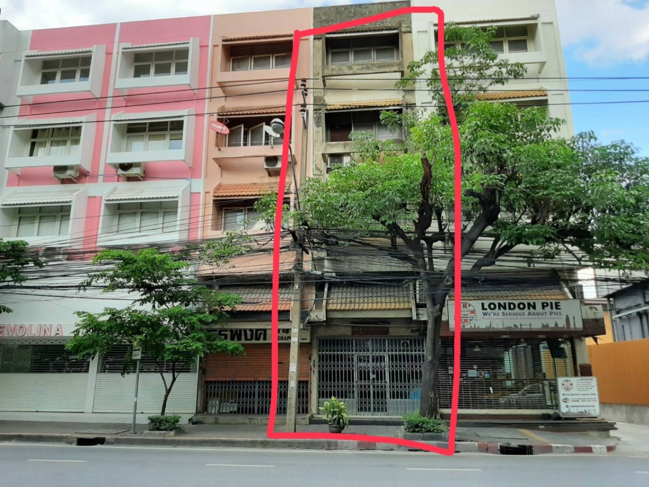  Retail Space For Sale in Phra Khanong Nuea, Vadhana, Bangkok - Image 1