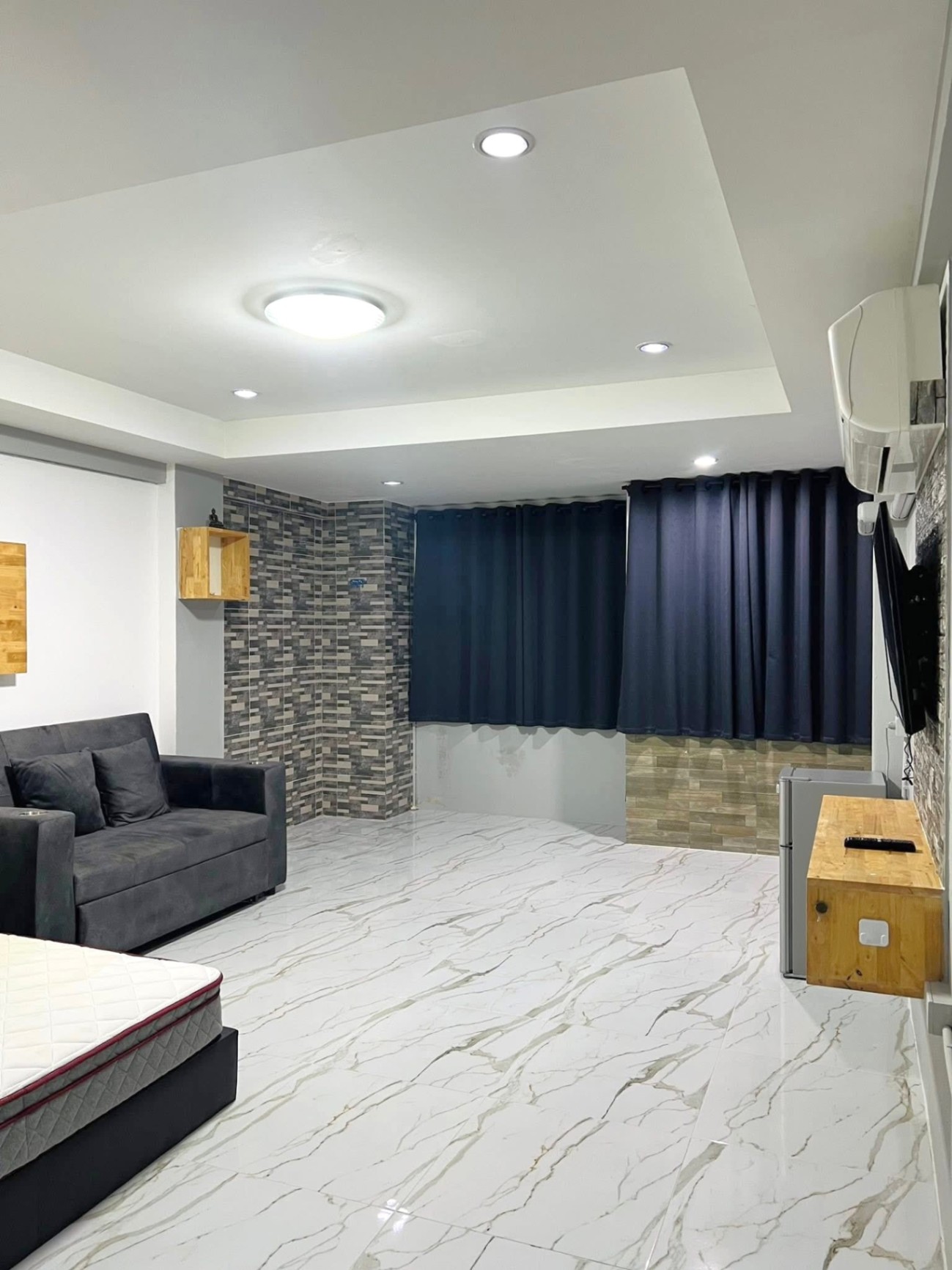 Seven Star Condo - Image 1