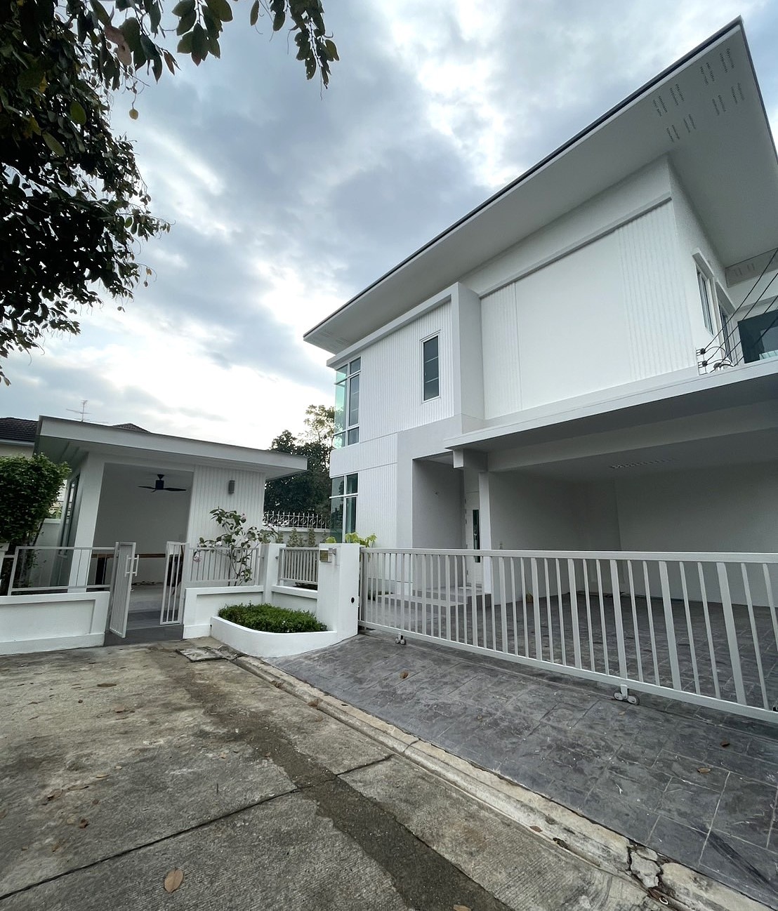 4 Bedroom House For Sale in San Phisuea, Mueang Chiang Mai, Chiang Mai - Image 1