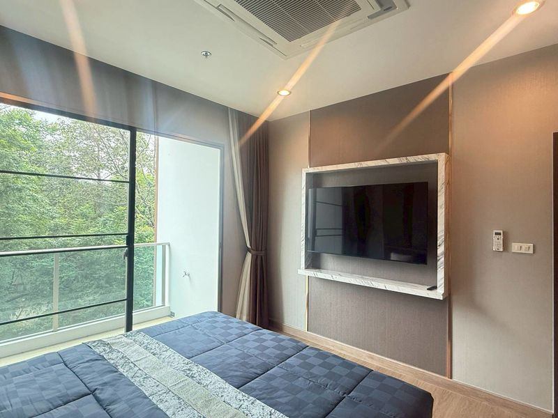 Touch Hill Elegant - Image 7