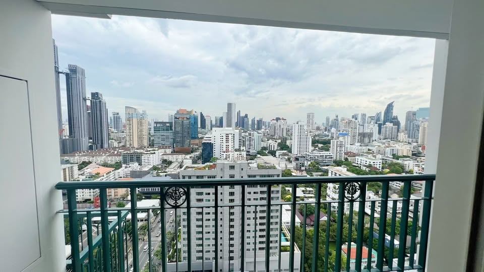 Ivy Thonglor 23 - Image 9