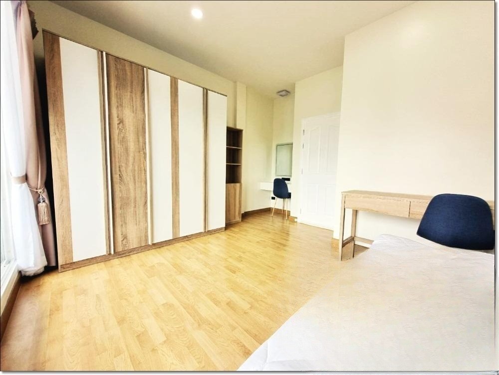 3 Bedroom Townhouse For Sale in Wang Thonglang, Wang Thonglang, Bangkok - Image 16