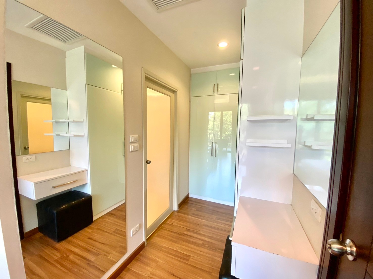 Mountain Front Condo - Image 14