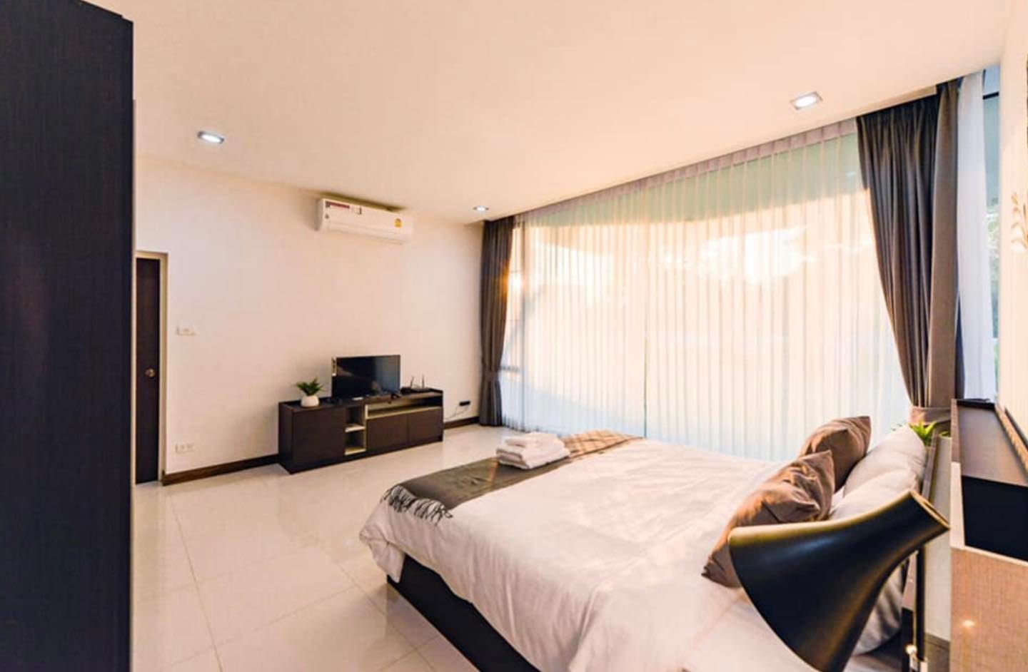 6 Bedroom House For Sale in San Phak Wan, Hang Dong, Chiang Mai - Image 20