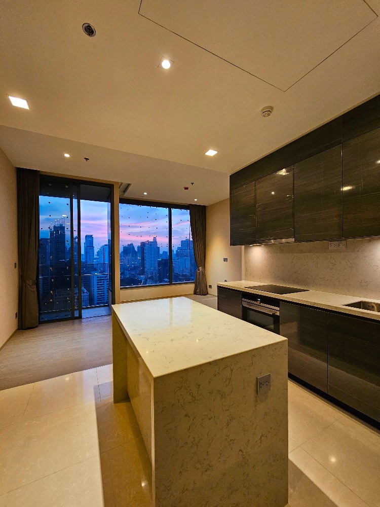THE ESSE Asoke - Image 1