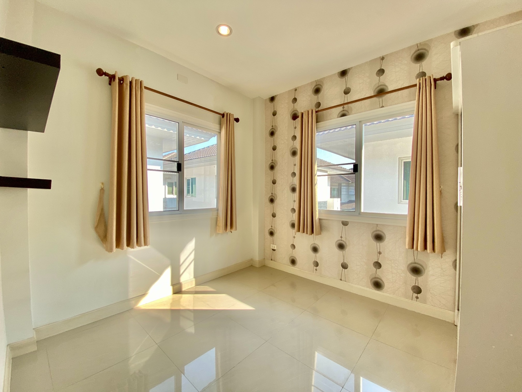 The Urbana 2+ by Palm Springs - Image 9