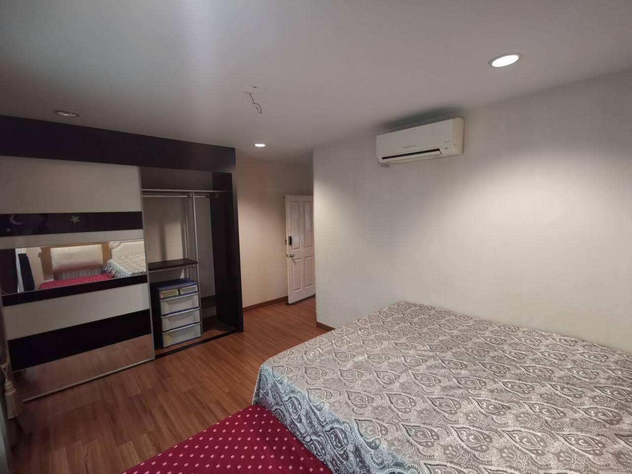 3 Bedroom Townhouse For Sale in Chong Nonsi, Yan Nawa, Bangkok - Image 21