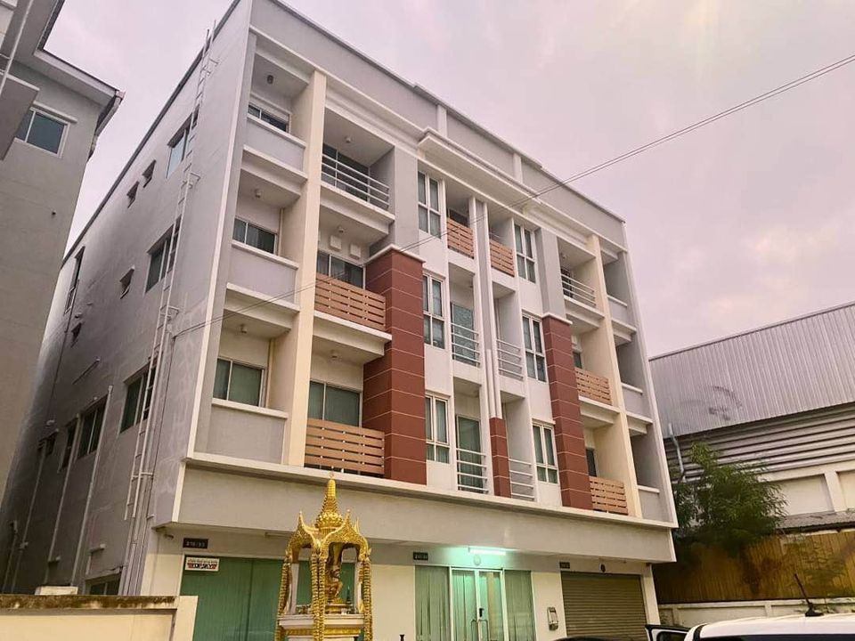  Retail Space For Sale in Bang Chalong, Bang Phli, Samut Prakan - Image 1