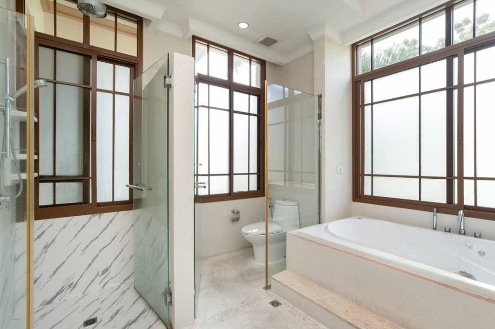 4 Bedroom House For Sale in Phra Khanong Nuea, Vadhana, Bangkok - Image 12