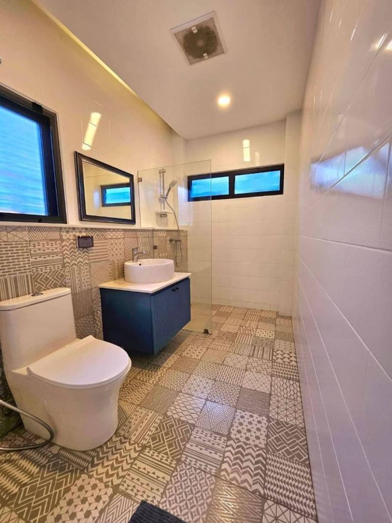 5 卧室 独立房屋  在  - Image 17