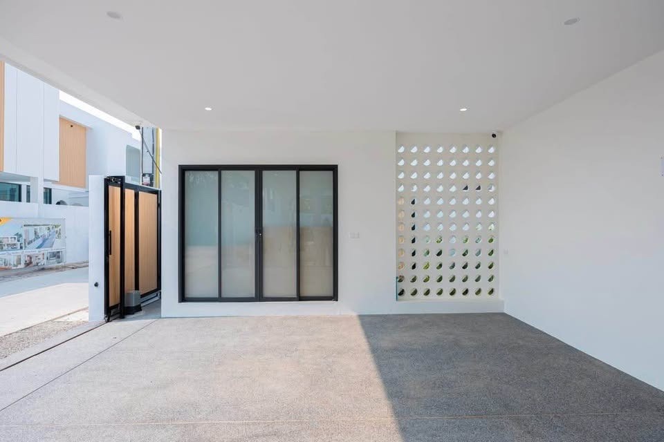 4 Bedroom House For Rent in San Phak Wan, Hang Dong, Chiang Mai - Image 21