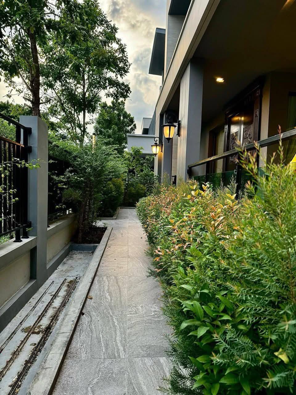 5 Bedroom House For Sale in Saphan Sung, Saphan Sung, Bangkok - Image 18