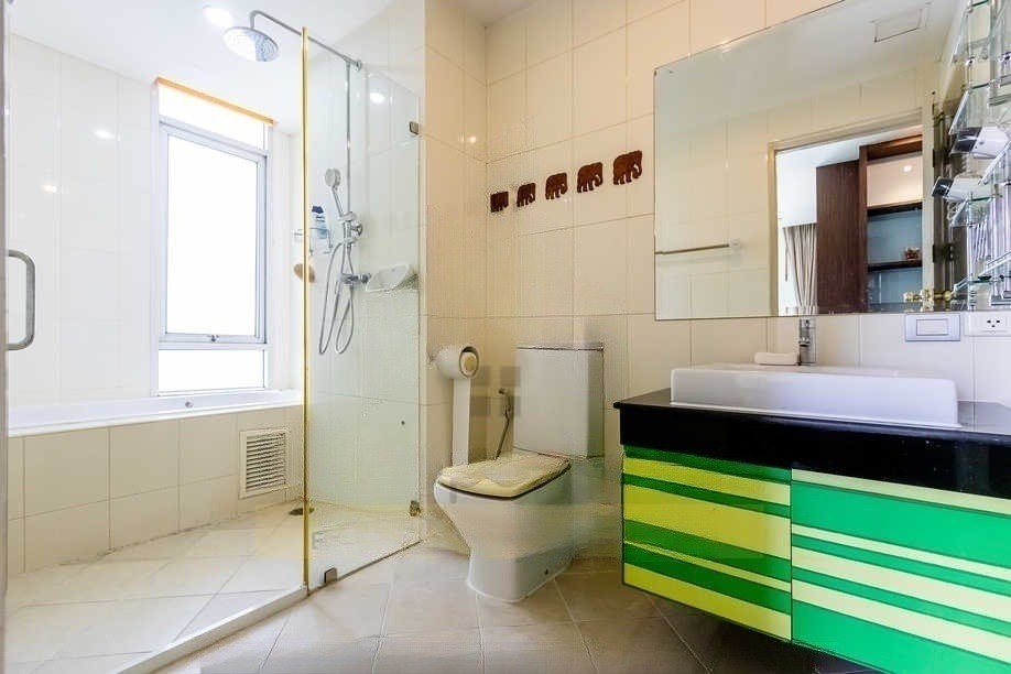 2 Bedroom Condo For Sale in Khlong Toei Nuea, Vadhana, Bangkok - Image 9