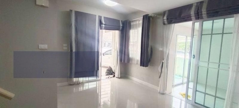 5 Bedroom Townhouse For Sale in Bang Phli Yai, Bang Phli, Samut Prakan - Image 3
