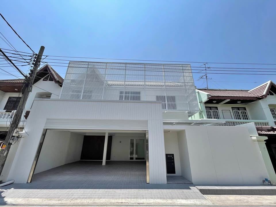 4 ห้องนอน บ้านเดี่ยว สำหรับขาย ใน สามเสนนอก, ห้วยขวาง, กรุงเทพมหานคร - Image 1
